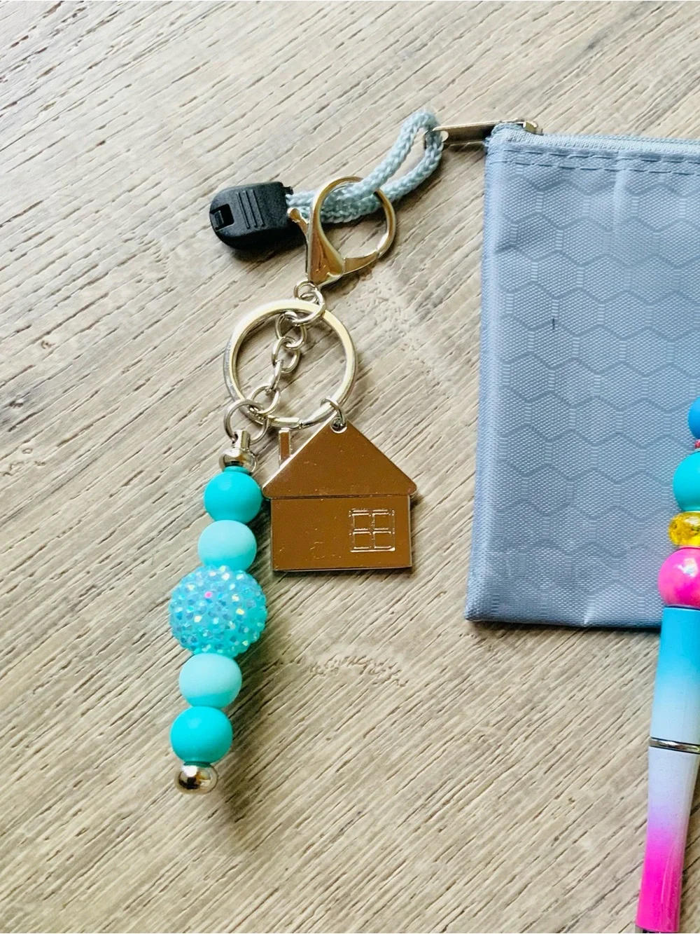 NEW📚 Homemade Crafted Beaded Pens & Bag Charm w/ Pouch Set OS